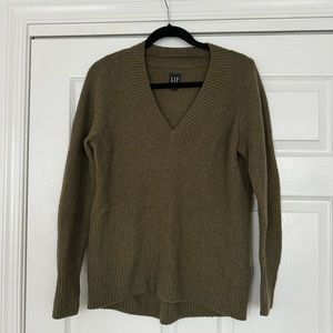 Gap olive green wool vneck sweater